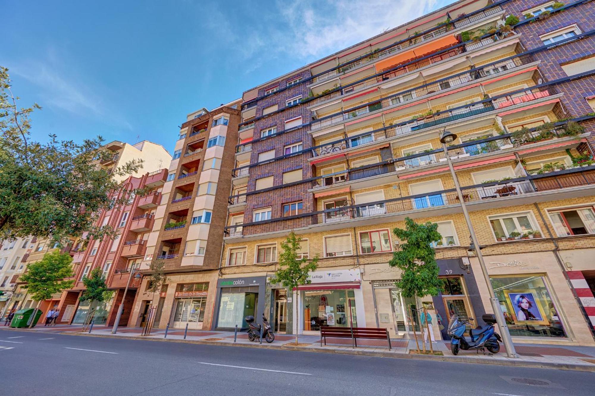 Apartamento Tempranillo Logrono By Clabao Bagian luar foto